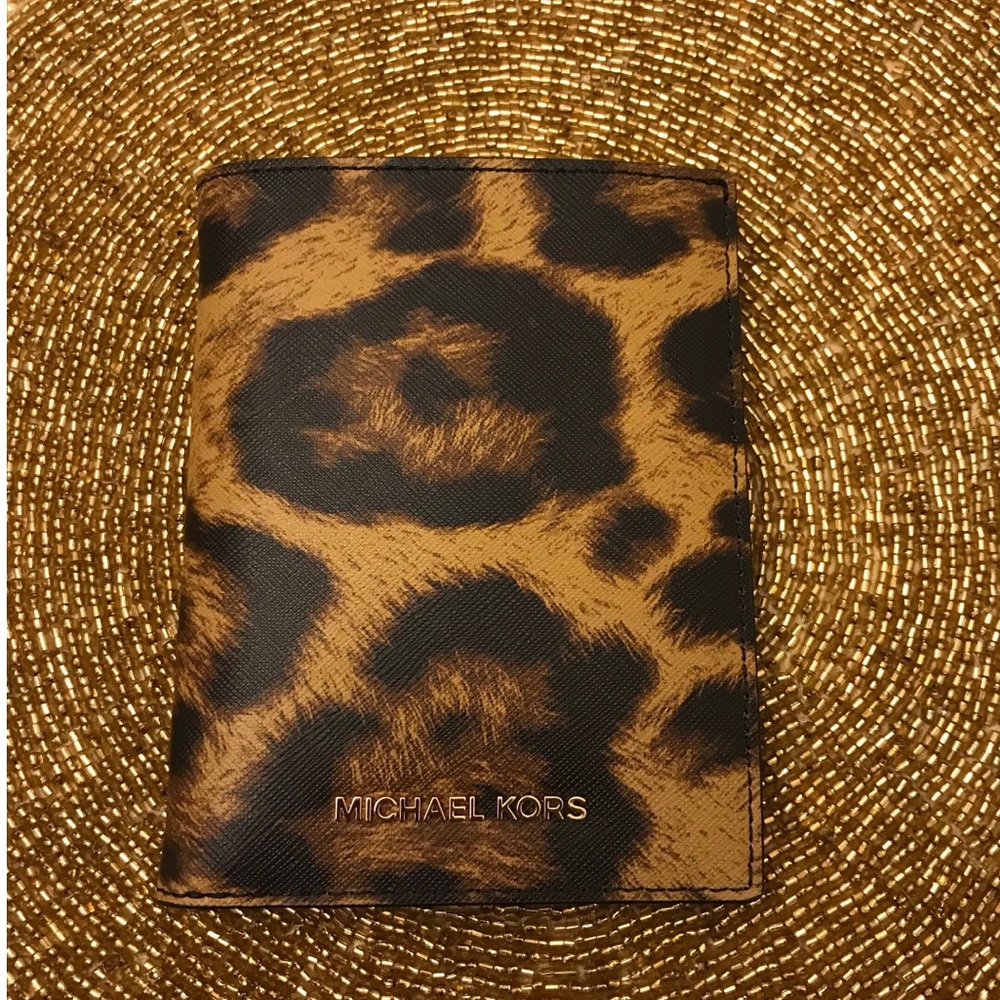 Michael Kors passport/credit card/ money holder